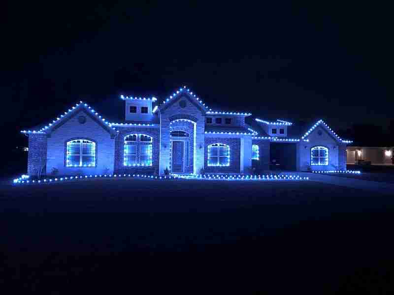 christmas light, holiday lighting, and landscape lighting in the Houston area